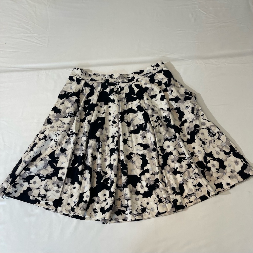 CYNTHIA ROWLEY WOMENS SKIRT , SIZE M, VERY GOOD PREOWNED CONDITION